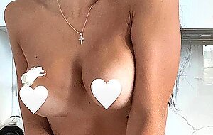 Glamorous Onlyfans Girl Kris Top Puts Amateur, Babe, Big-Tits, Glamour, Skinny